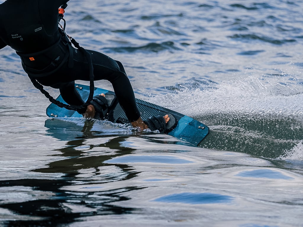 Ozone Torque V4 Kiteboard - Image 5